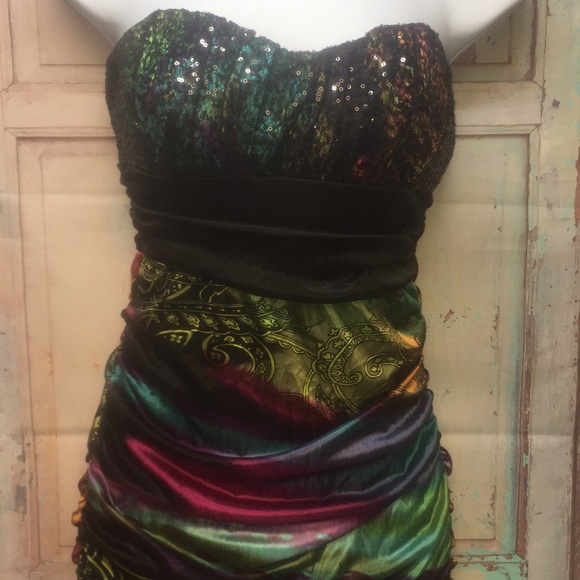 UNBRANDED Strapless Formal Dress - Picture 3 of 6